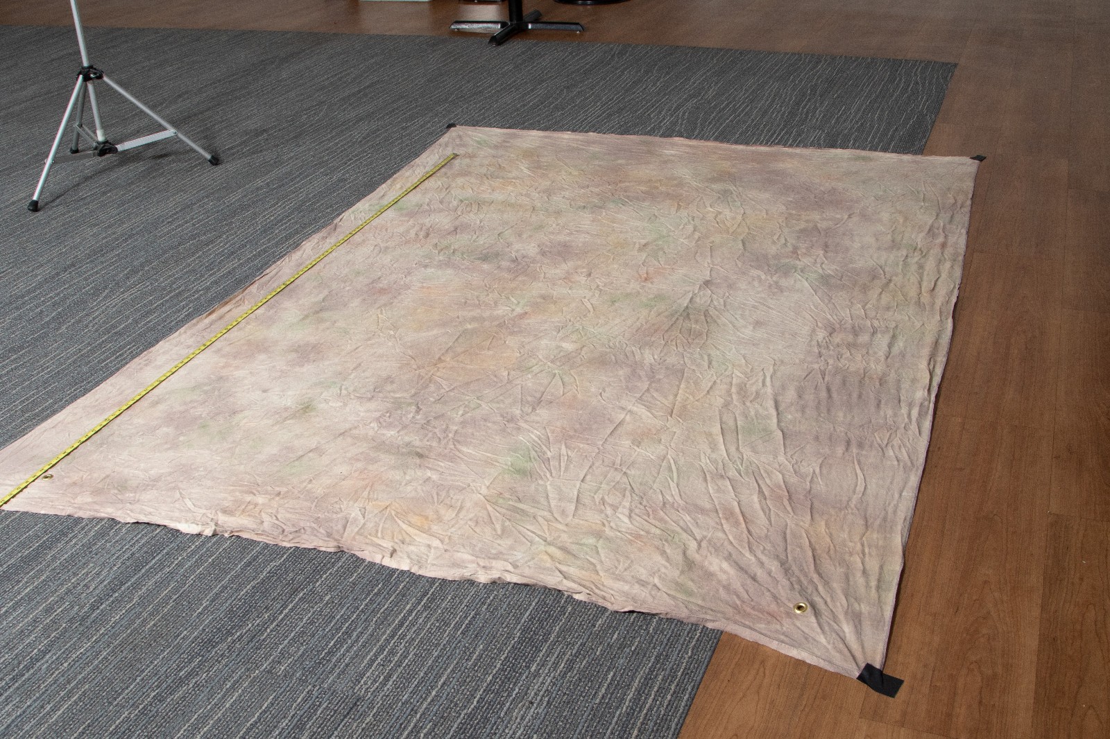 9 x 14 Photography Portrait Backdrop/background lighter shades of brown.