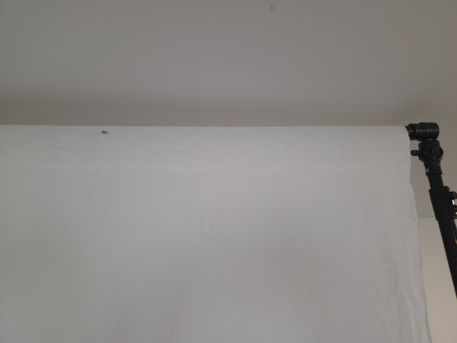 white photography backdrop, muslin, 12′ x 20′, used good condition