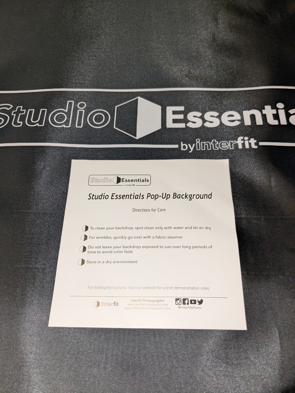 Portable Pop-up Background For Portrait Photography By Interfit