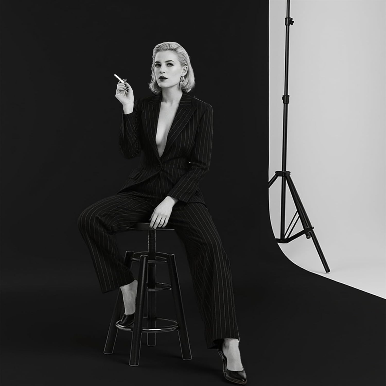 Durable 5×7 ft Black Backdrop for Photography: Versatile & Machine Washable