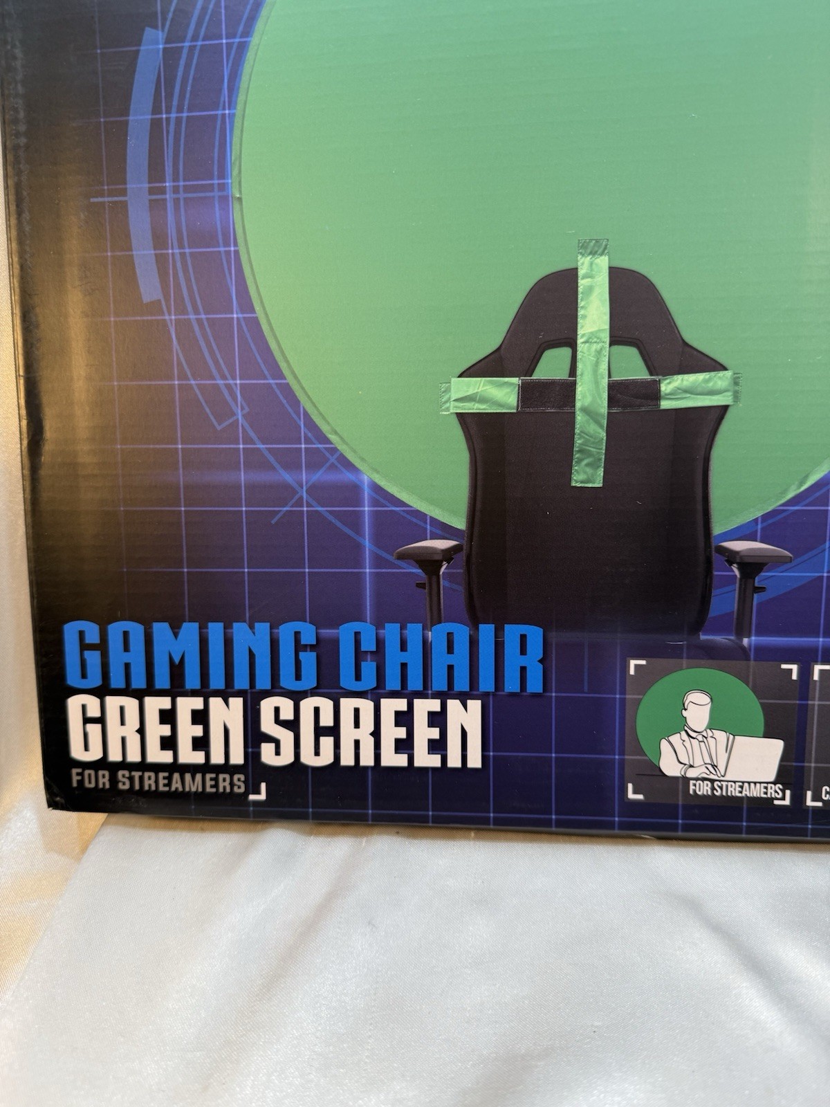 TITAN 42.9″ Portable Gaming Chair Green Screen For Streamers Gamers