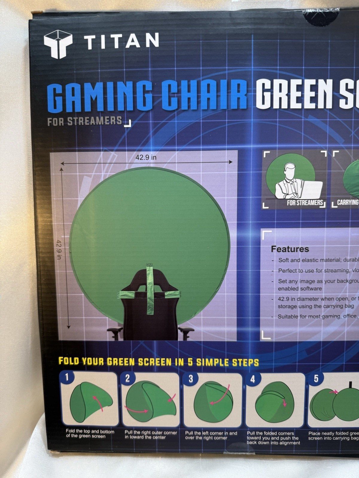 TITAN 42.9″ Portable Gaming Chair Green Screen For Streamers Gamers
