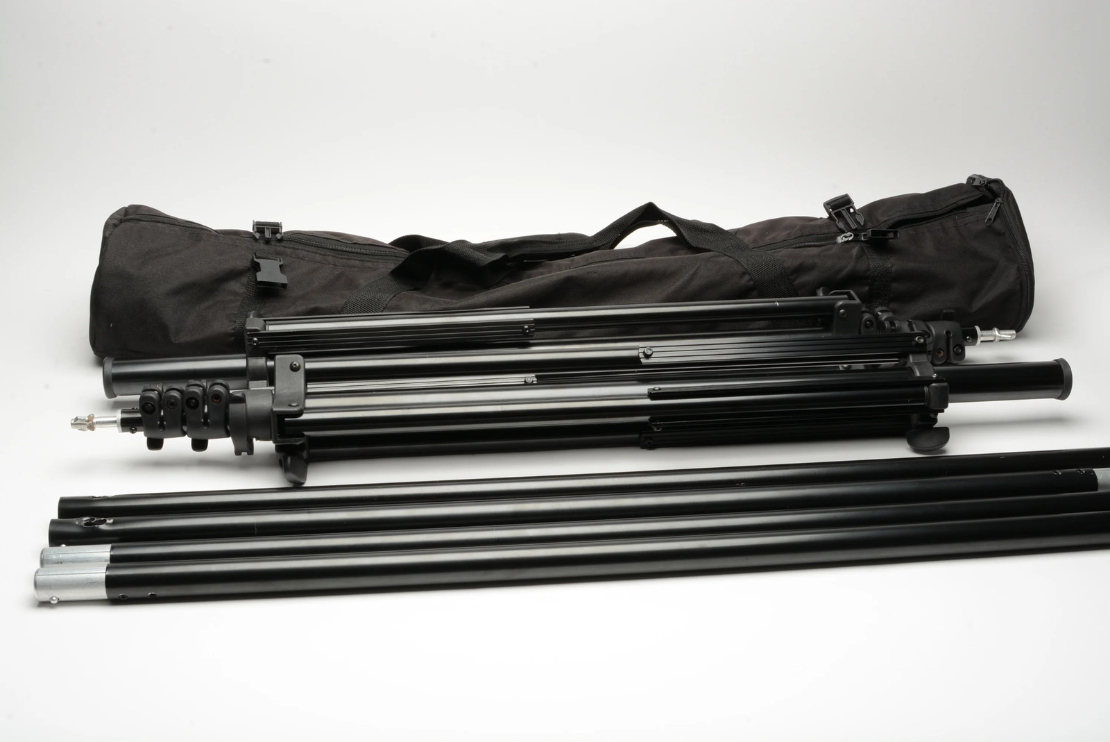 Solid Background stand 8′ tall x 9′ wide – good quality, in case