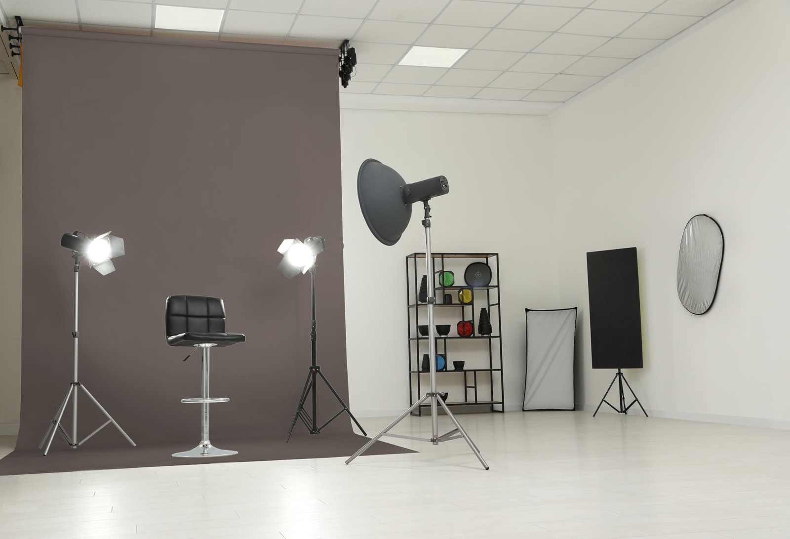 Denny Mfg – Seamless Paper Backdrop for 107 in x 36 ft, Medium Gray