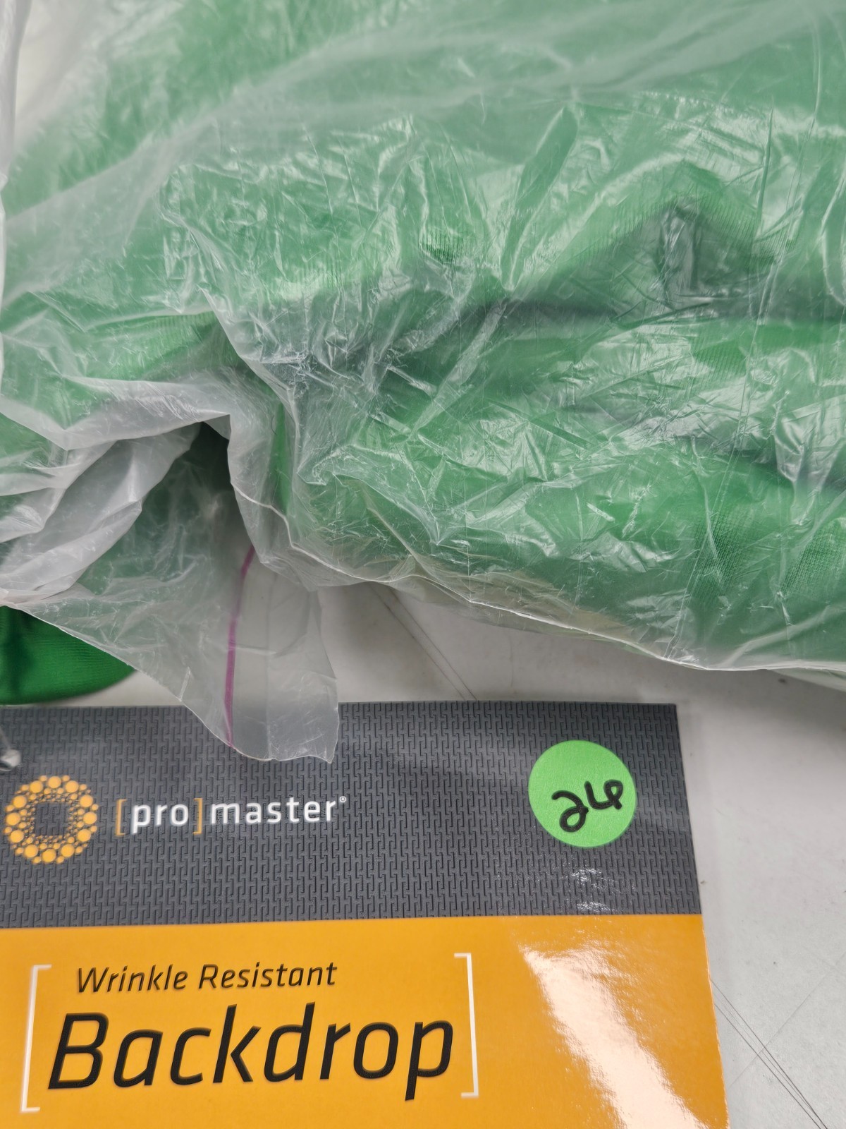 Promaster Wrinkle Resistant Muslin Backdrop 10’x12′ Chromakey GREEN SCREEN #2904