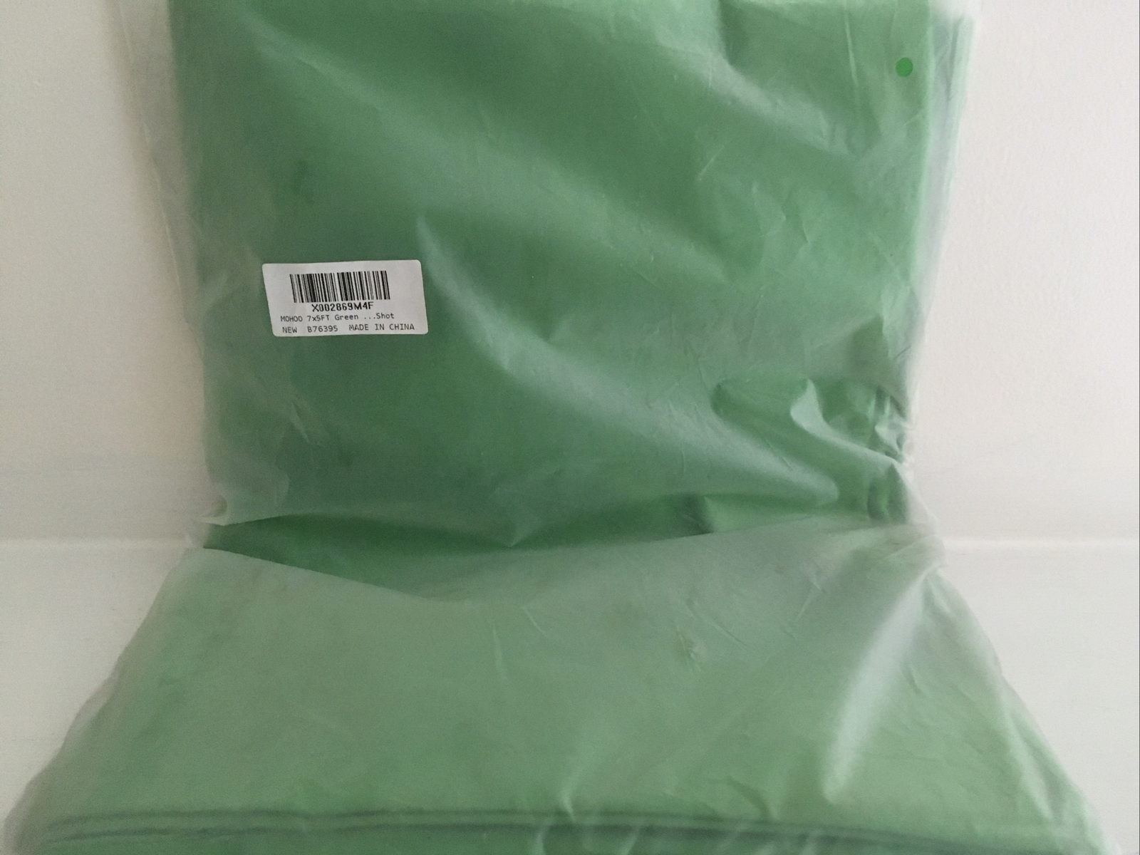 MOHOO GREEN SHEET FOR PHOTOGRAPHY 5 X 7 FEET WITH CLIPS NEW IN PACKAGE
