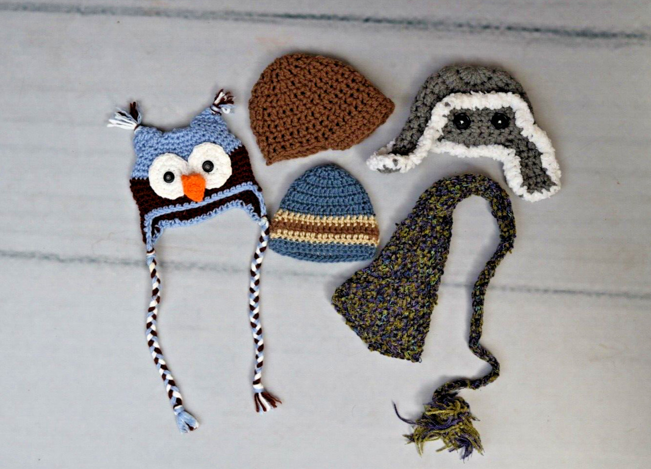 5 newborn baby boy photography posing crochet hats for photographers