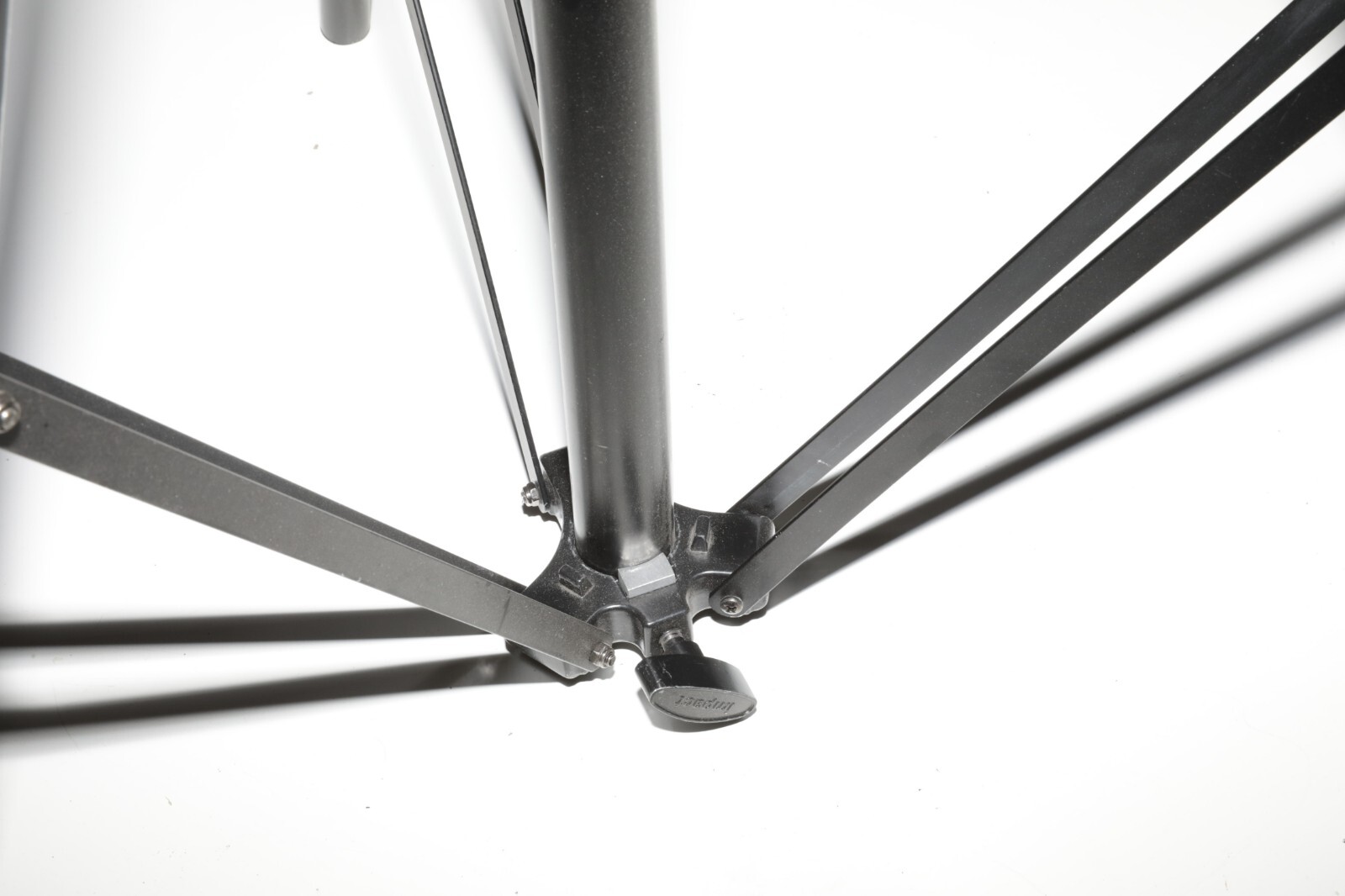 Impact BG-PS440 Light Stand – DAMAGED