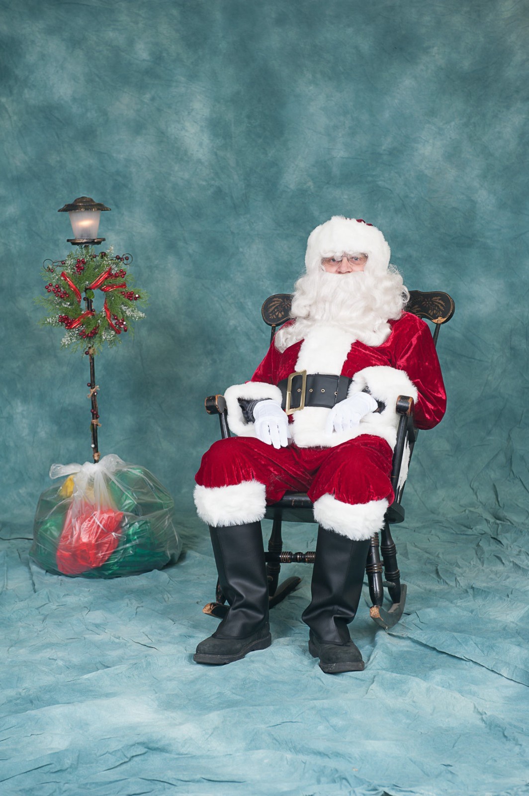 10’x20′ Heavy Duty backdrop by Silverlake. X-mass Background