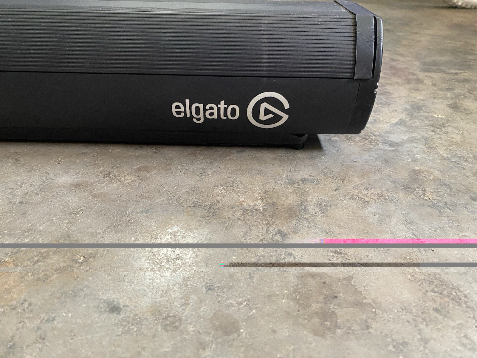 Elgato Collapsible Green Screen (6’-1” Height X 4’-11” Width)