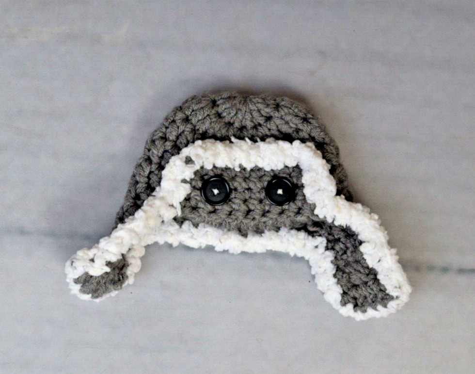 5 newborn baby boy photography posing crochet hats for photographers