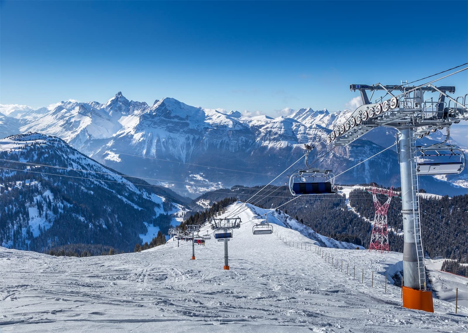 BELECO 7x5ft Fabric Ski Resort Backdrop Snowy Winter Alps 7x5FT, A12546