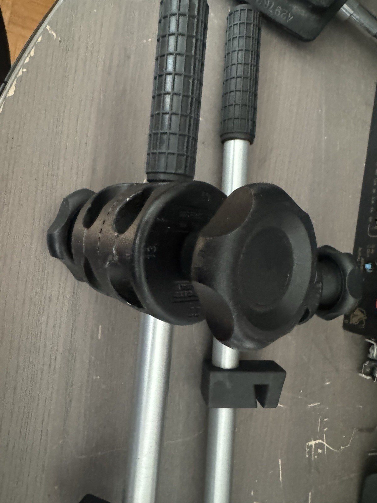 MANFROTTO PRO STAND RH353 REFLECTOR HOLDER w/ MINI GRIP HEAD *
