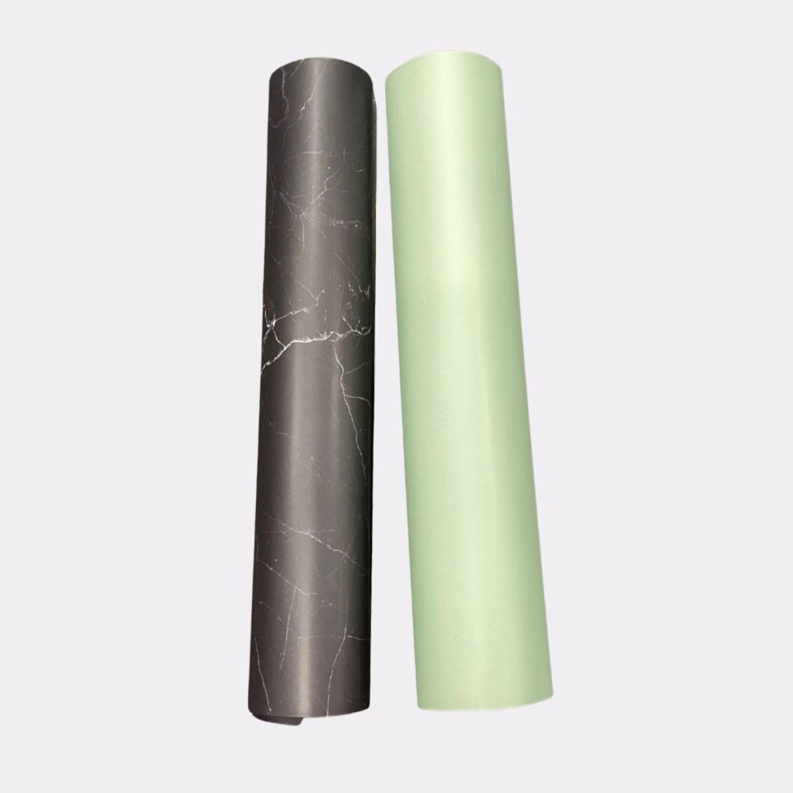 Reversible Rollup backdrop for photos, content and projects.