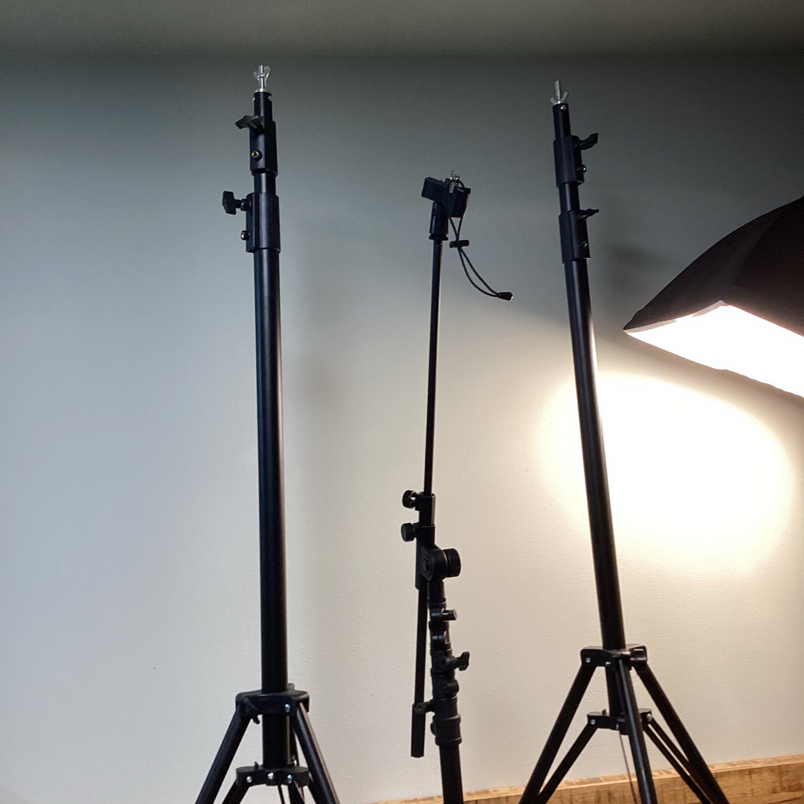 VEVOR Backdrop Stand Background Stand Kit with 2 Tripod for Party & Photo Studio