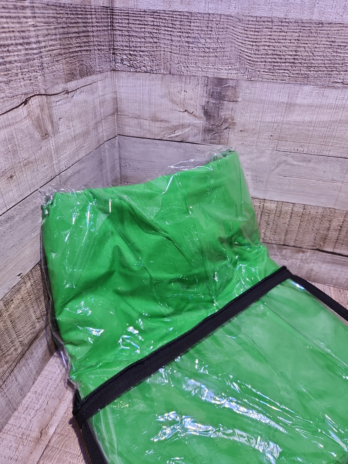 Impact BG-CG-1012 Chroma Green Muslin Background Sheet 10’ x 12’ Green Screen