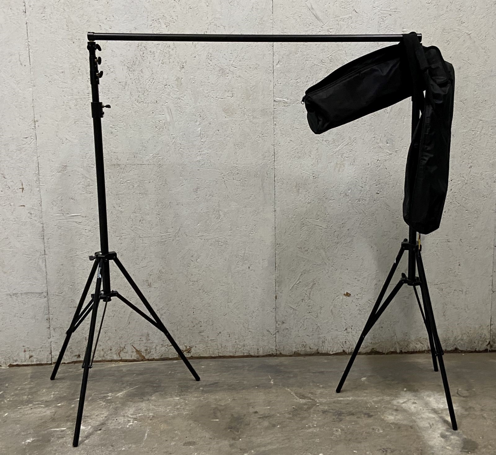 Impact BG-PS440 12.9′ Wide Pro Backdrop Support Kit w/ Case