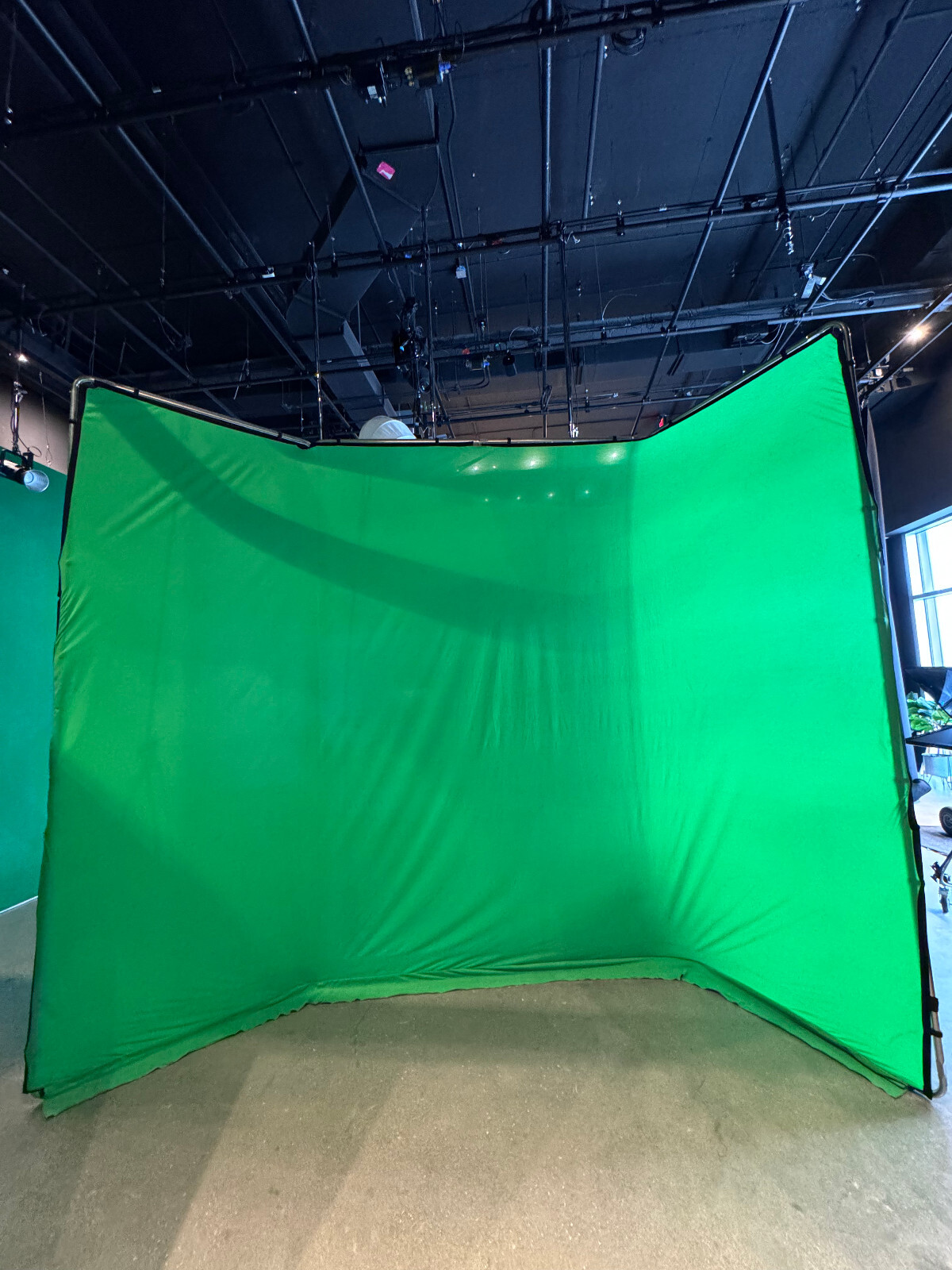 Manfrotto MLBG4301KG-RST Green Chroma Key FX Portable Background Kit 13.1 x 9.5′