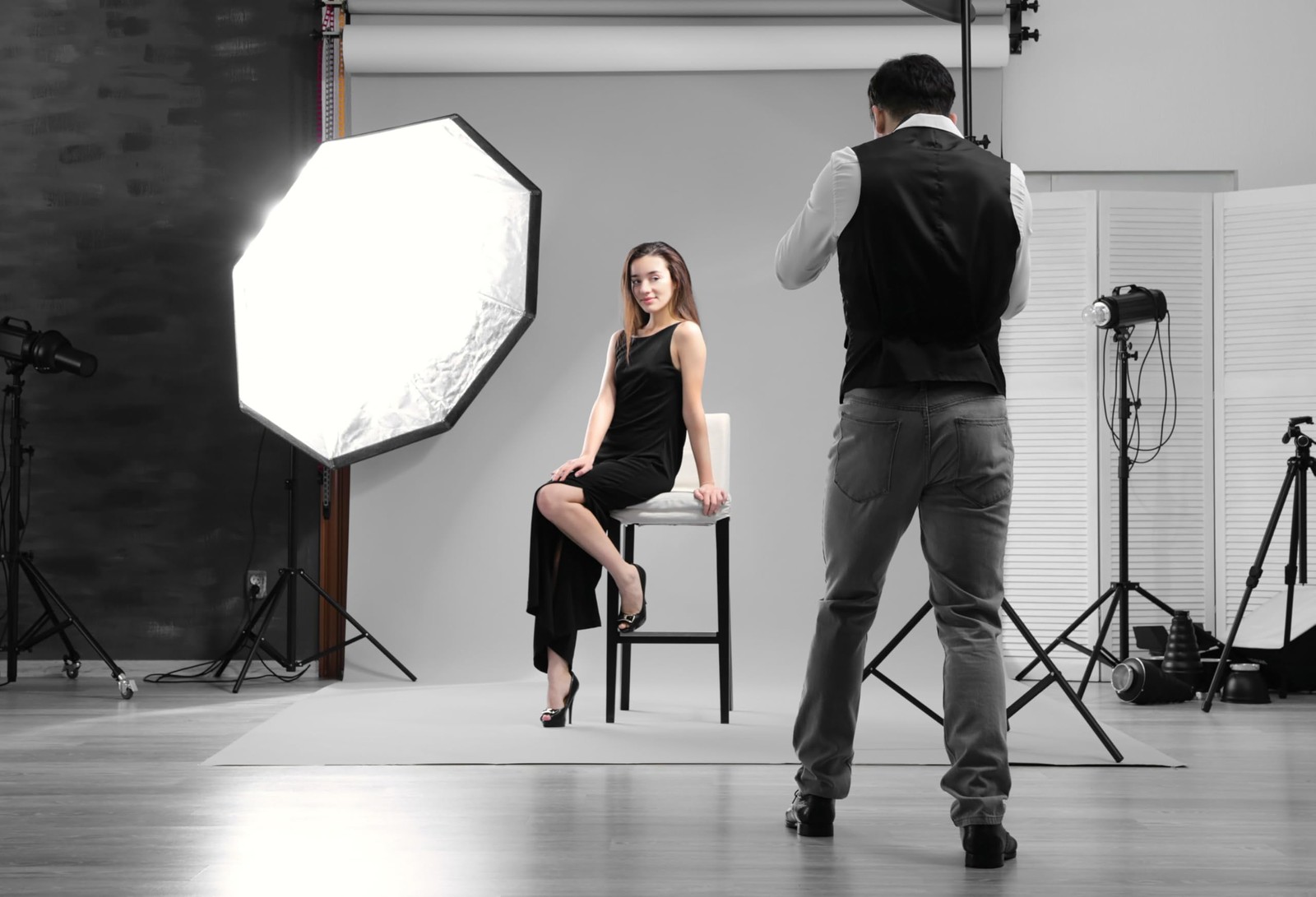 Denny Mfg – Seamless Paper Backdrop for 107 in x 36 ft, Oyster Gray