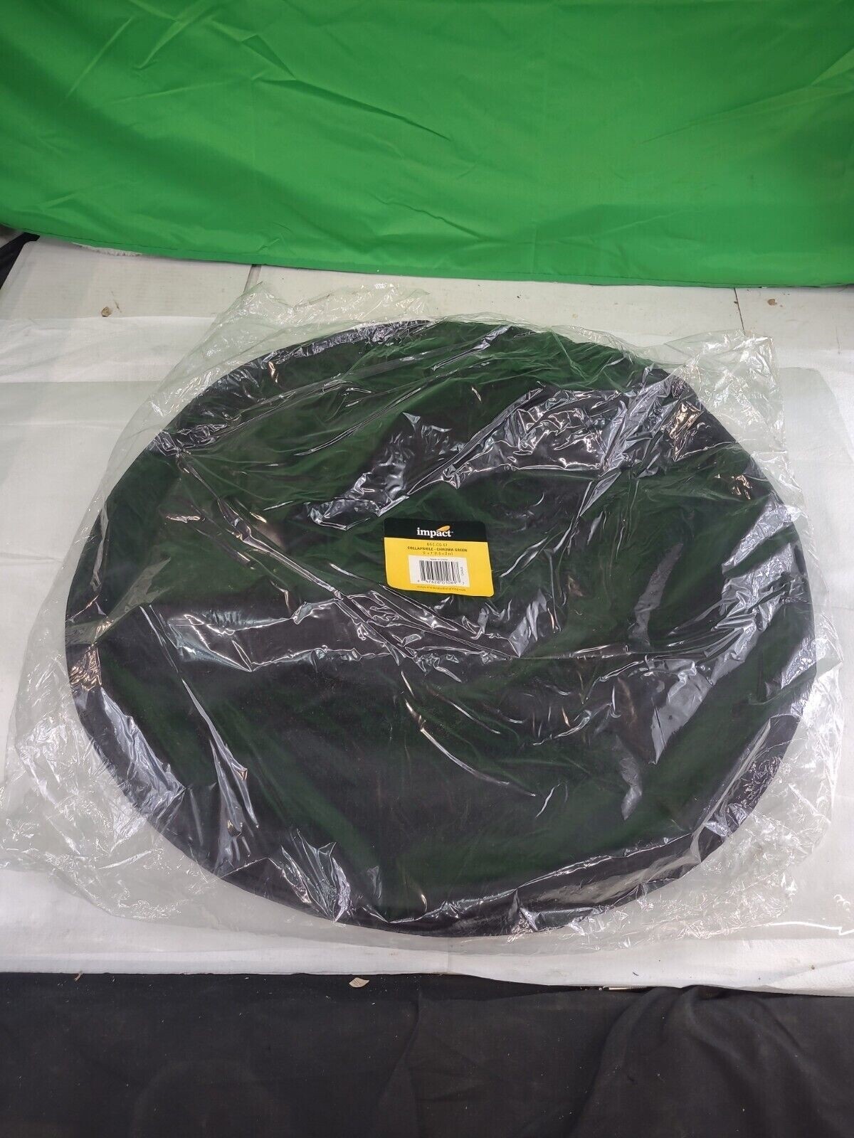 Impact – BGC-CG-57 – Collapsible Background – 5 x 7′ (Chroma Green)