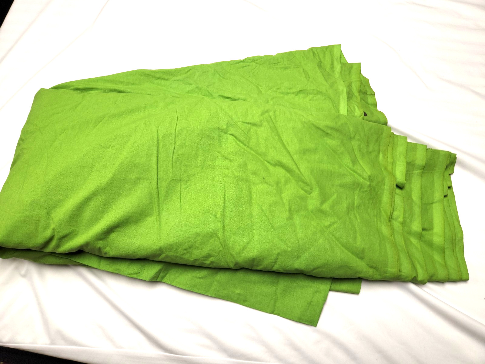 Large Green Screen Muslin Backdrop 10′ X 20′ for Photo / Video Chromakey