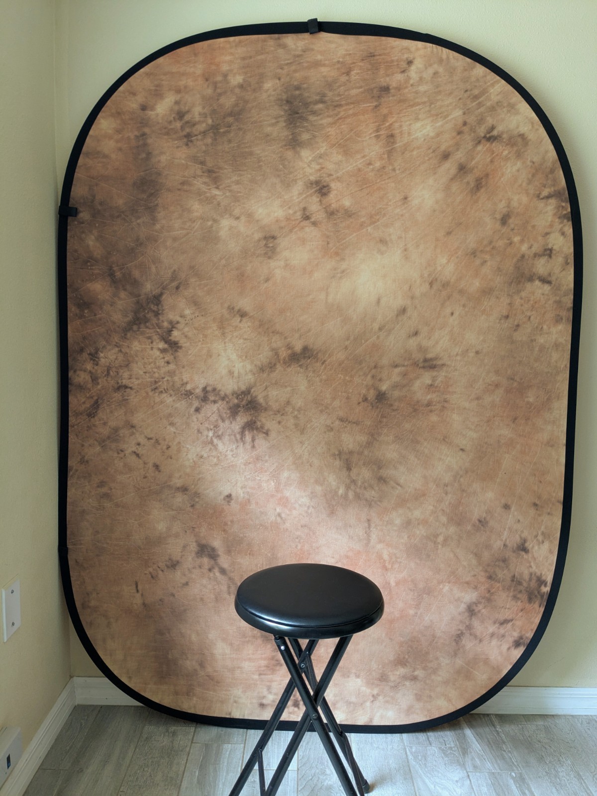 Portable Pop-up Background For Portrait Photography By Interfit