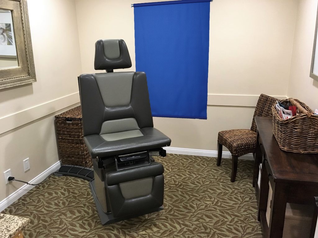 BLUE 2.5’X5′ Wall/Ceiling Mounted Rollup Background System ID Photos Headshots
