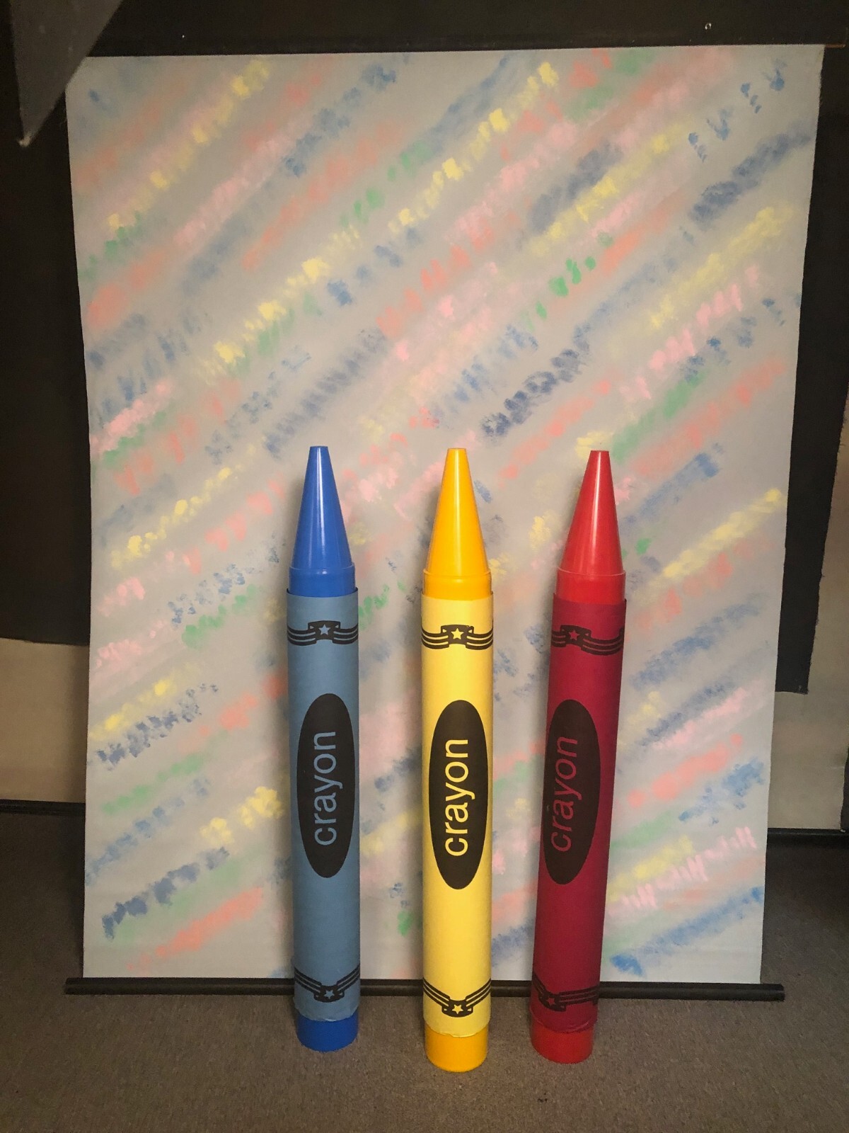 photo background and crayons