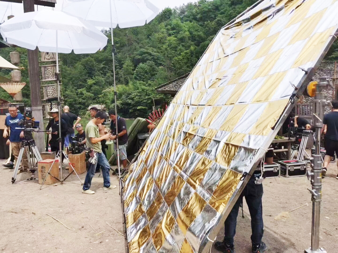 12’x12′ 12x12ft 3.6×3.6m Silver & Gold Checkerboard Reflector overhead butterfly