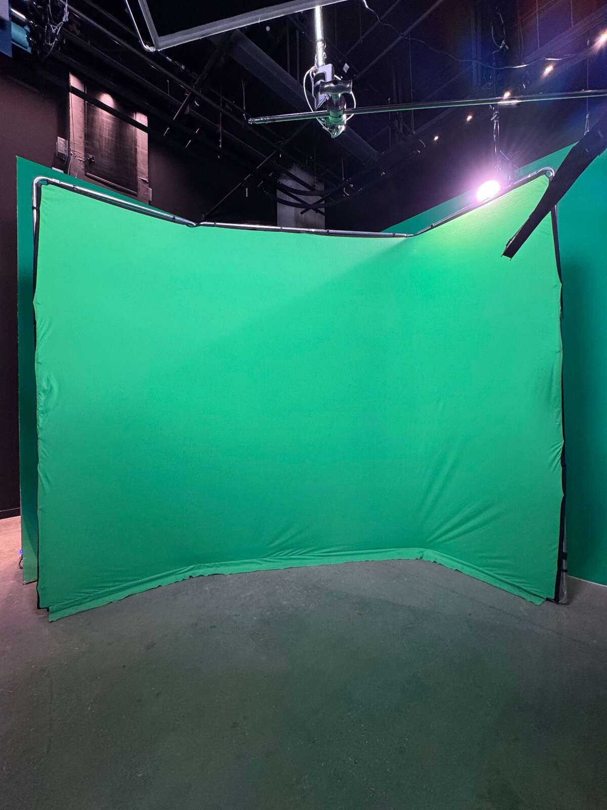 Manfrotto MLBG4301KG-RST Green Chroma Key FX Portable Background Kit 13.1 x 9.5′