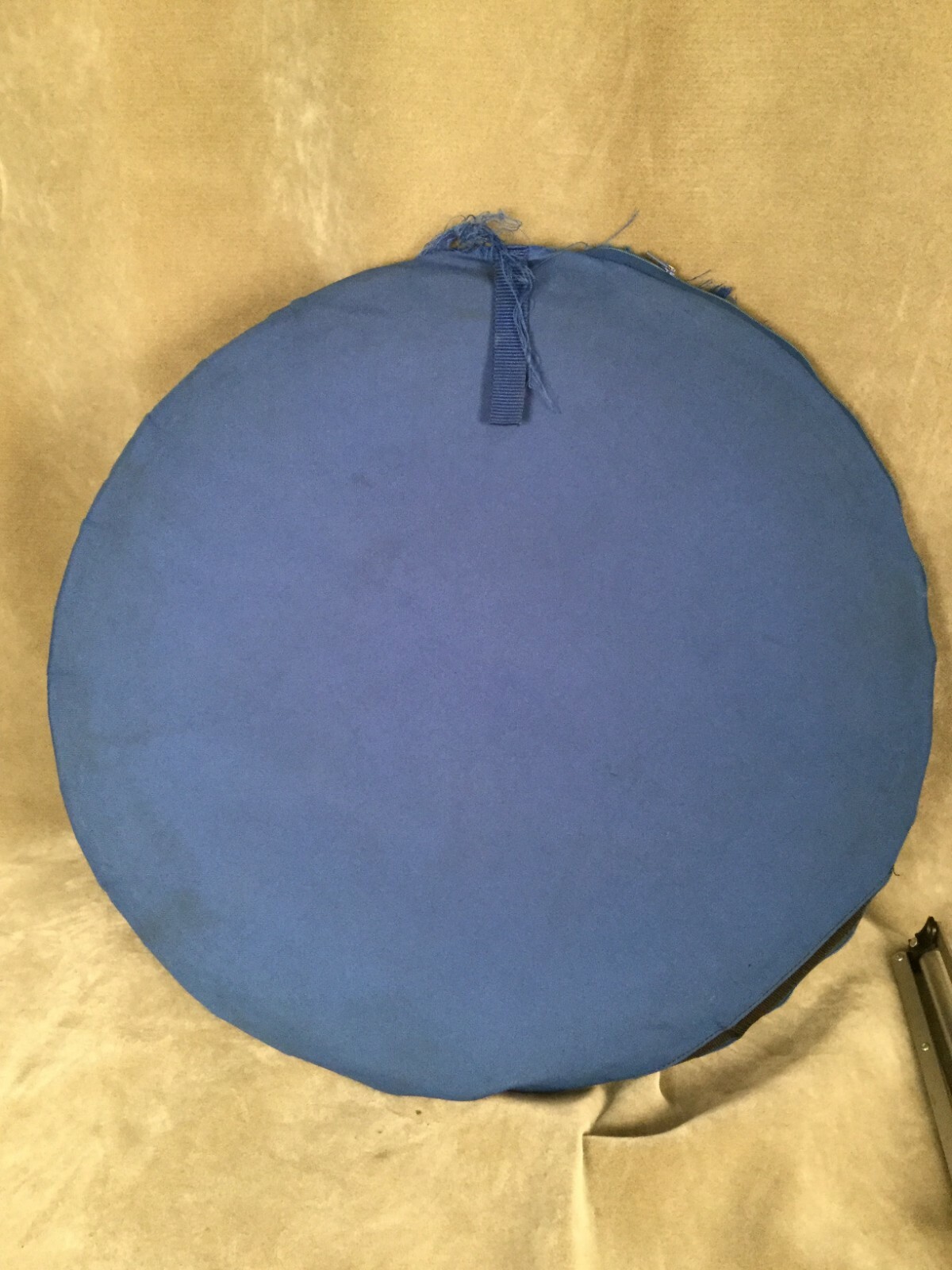 Lastolite Foldable Backdrop – Blue Cloudy Abstract – with Manfrotto Stand