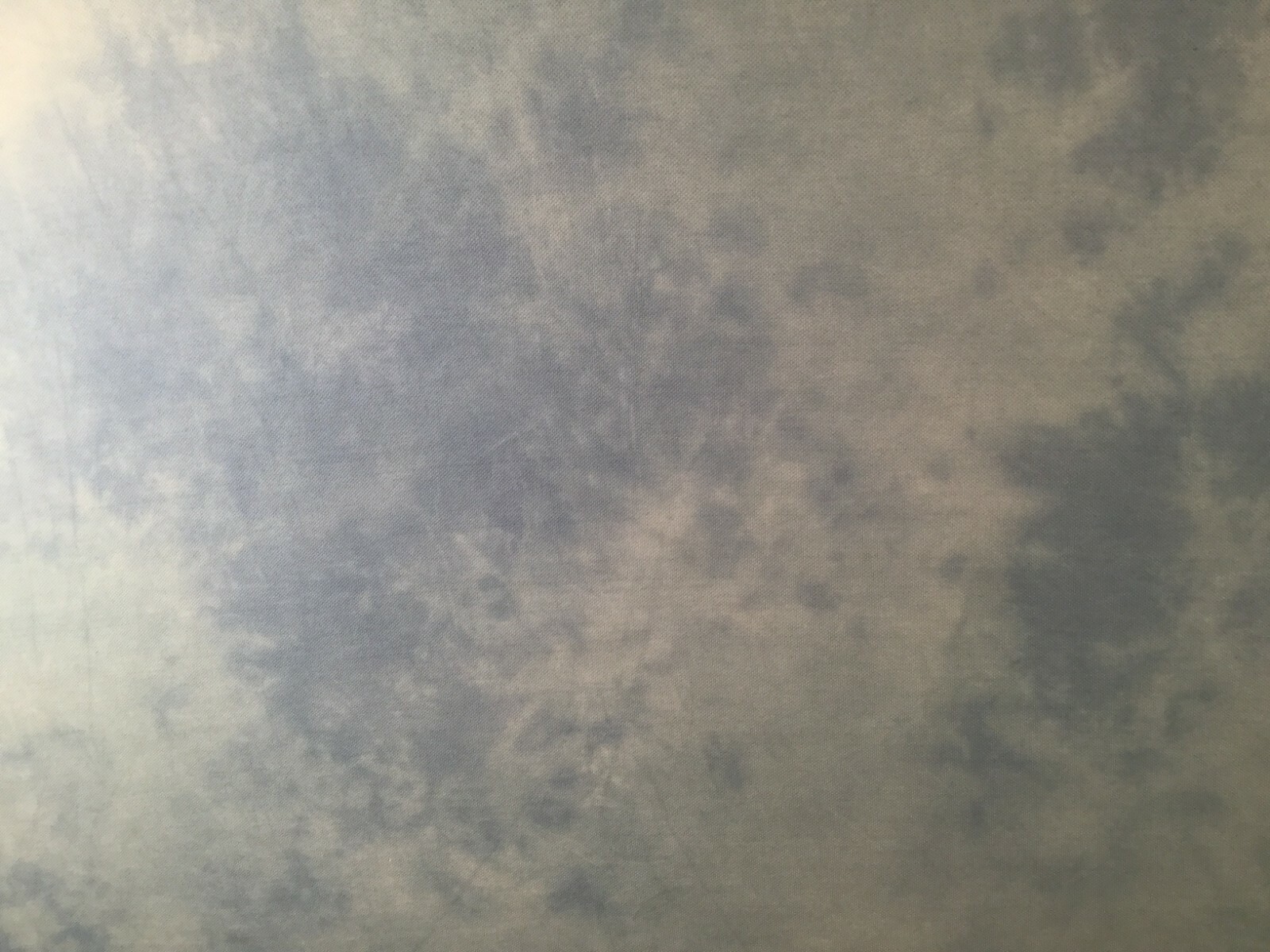 Lastolite Foldable Backdrop – Blue Cloudy Abstract – with Manfrotto Stand