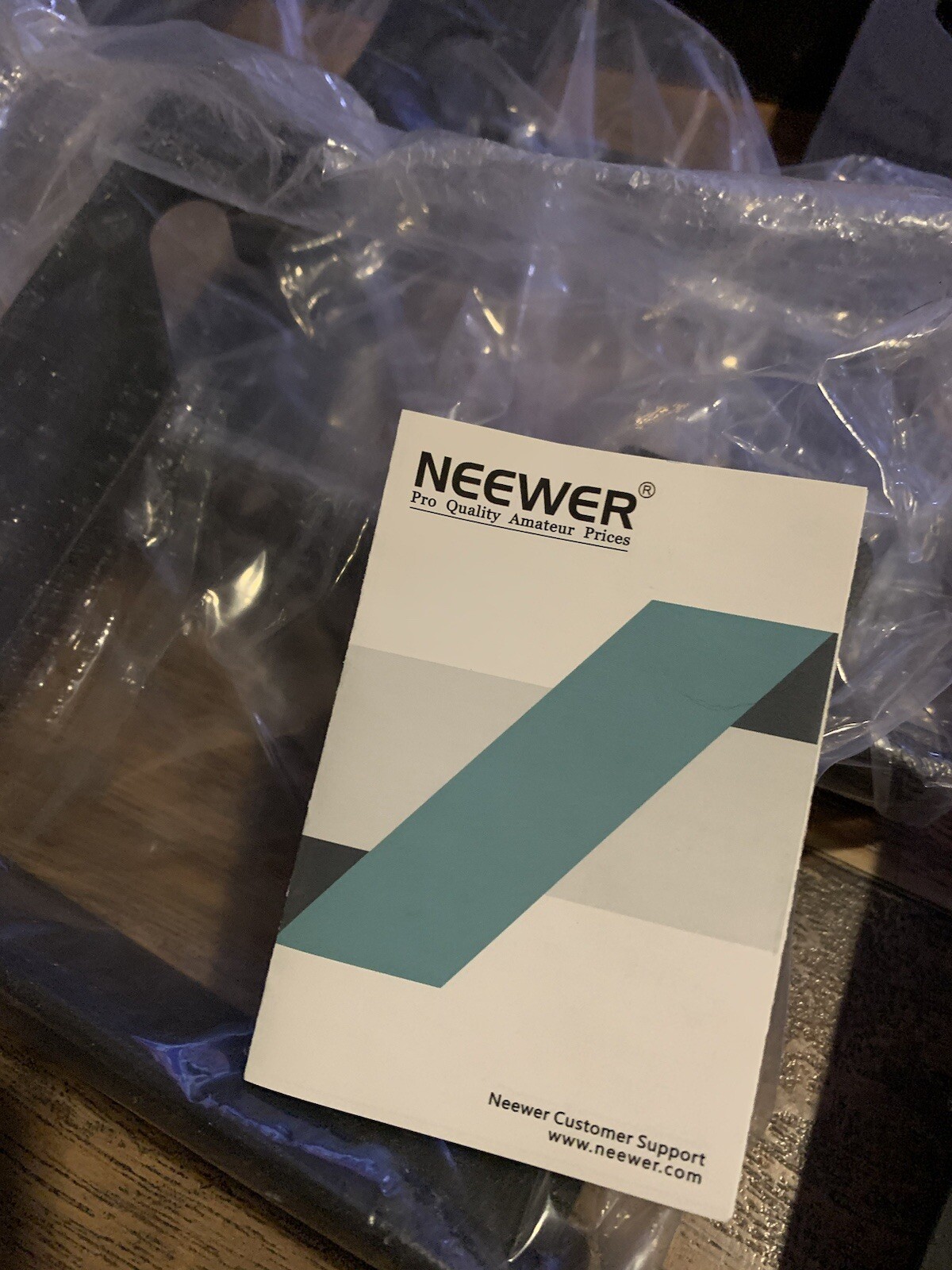 NEEWER Photography Roller Wall Mounting Manual Background Support System LOTread