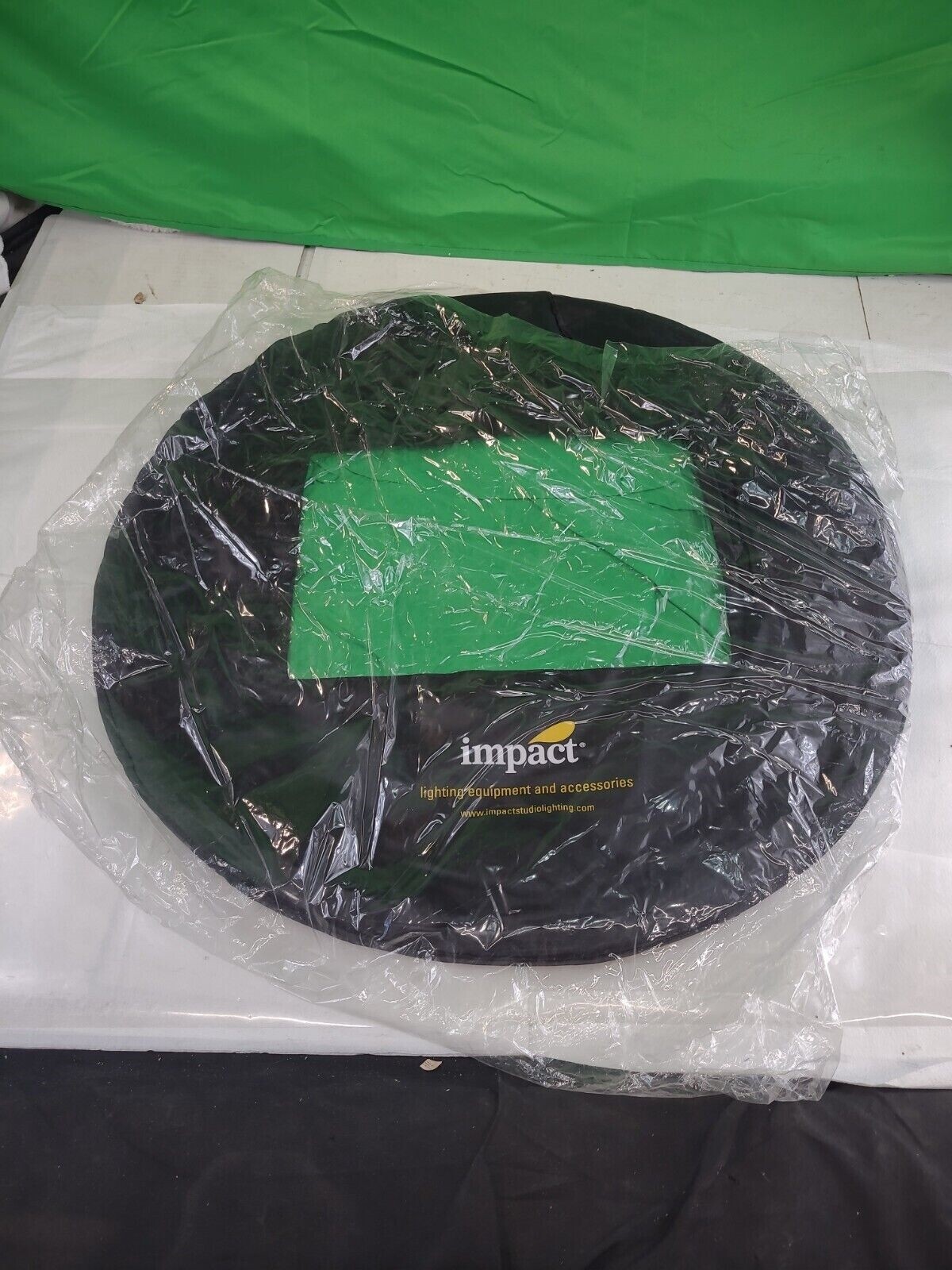 Impact – BGC-CG-57 – Collapsible Background – 5 x 7′ (Chroma Green)