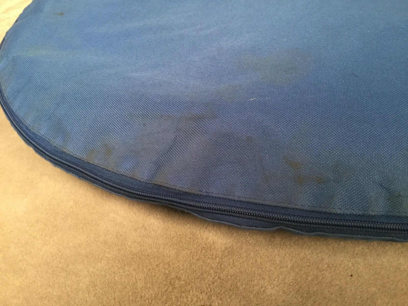 Lastolite Foldable Backdrop – Blue Cloudy Abstract – with Manfrotto Stand