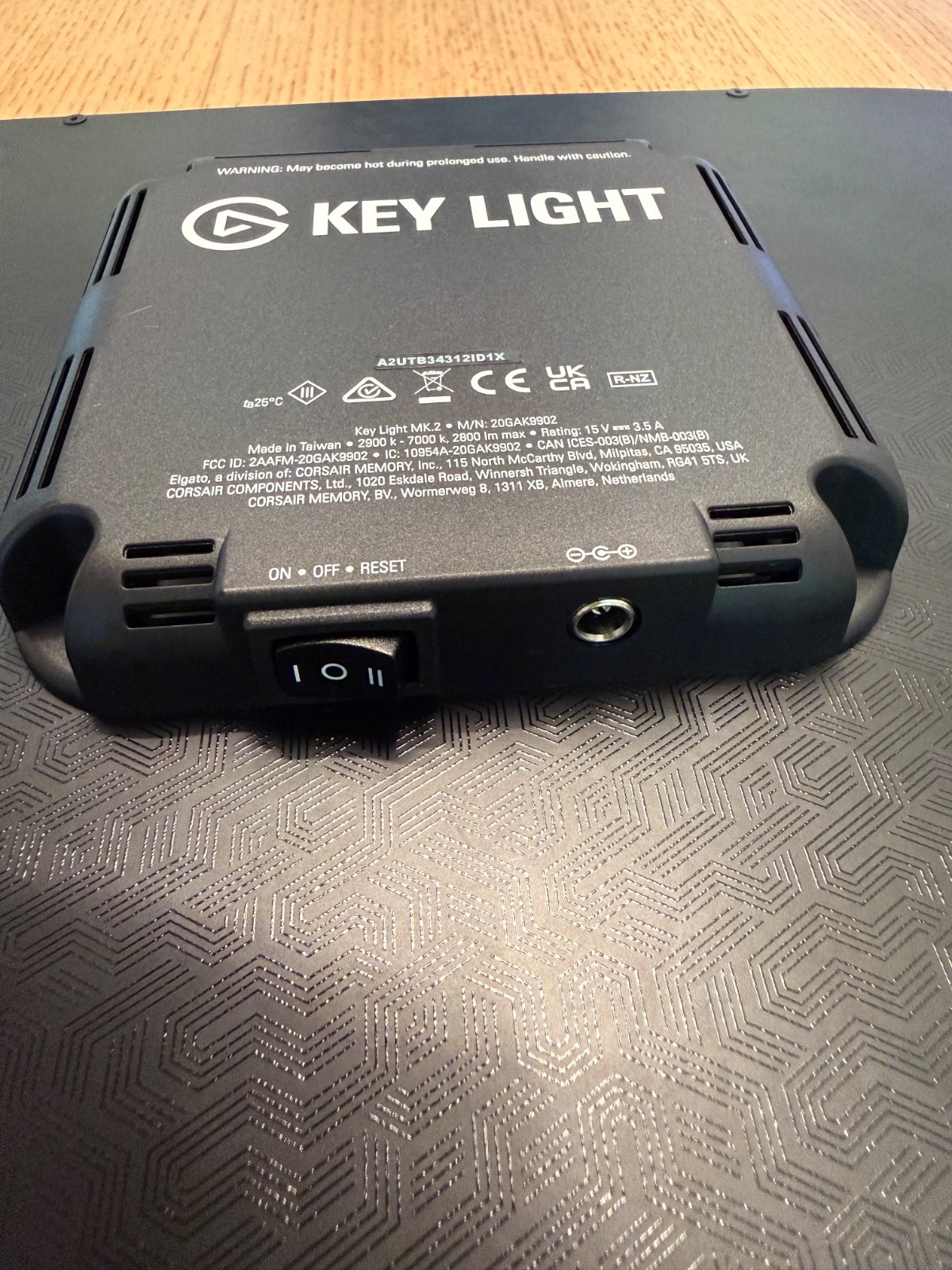 Elgato Key Light Mk.2 w/ Desk Clamp 2800 Lumens