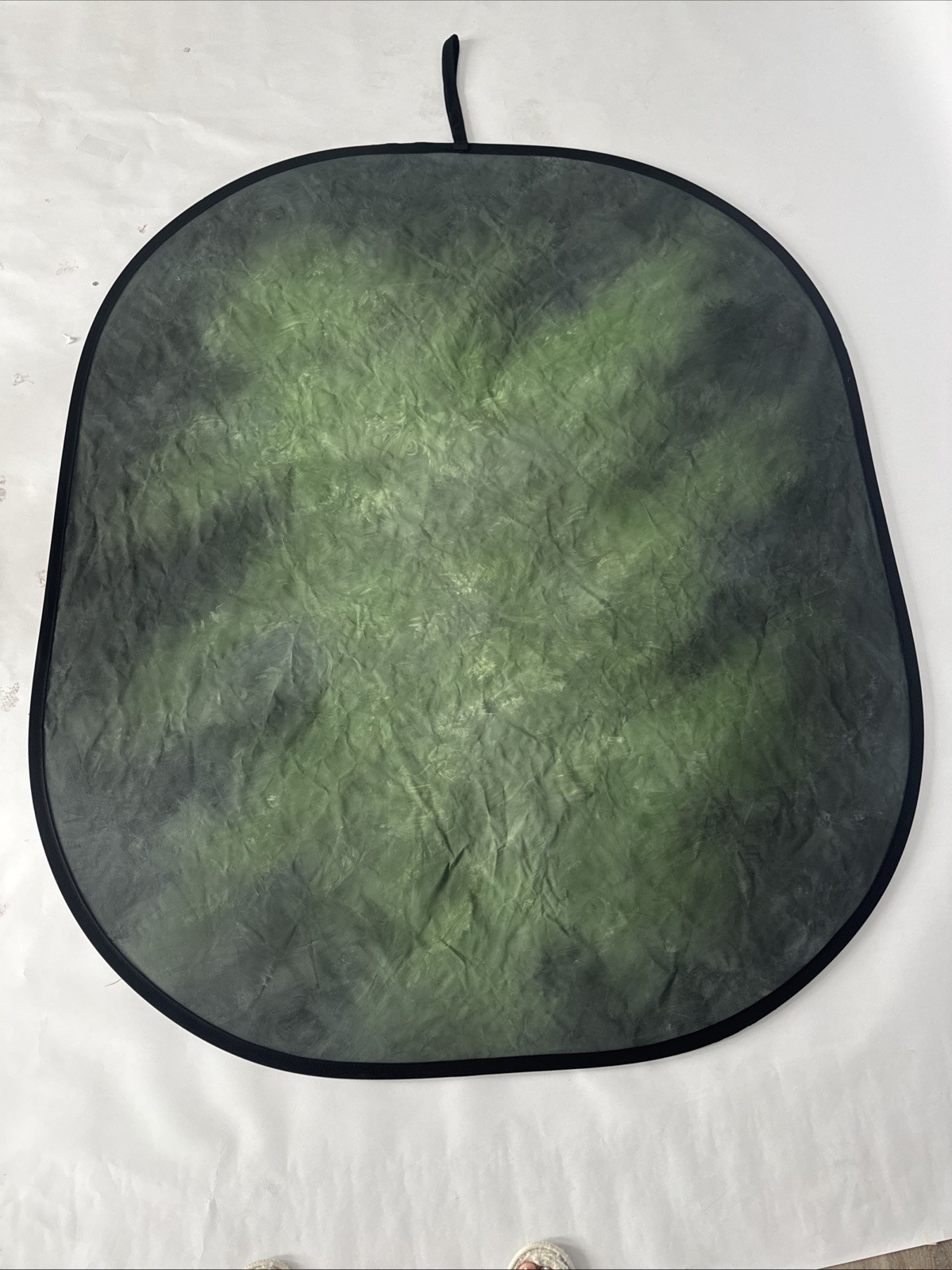 Denny Manufacturing collapsible Green And Black Hand-Painted Back 5×6 Ft