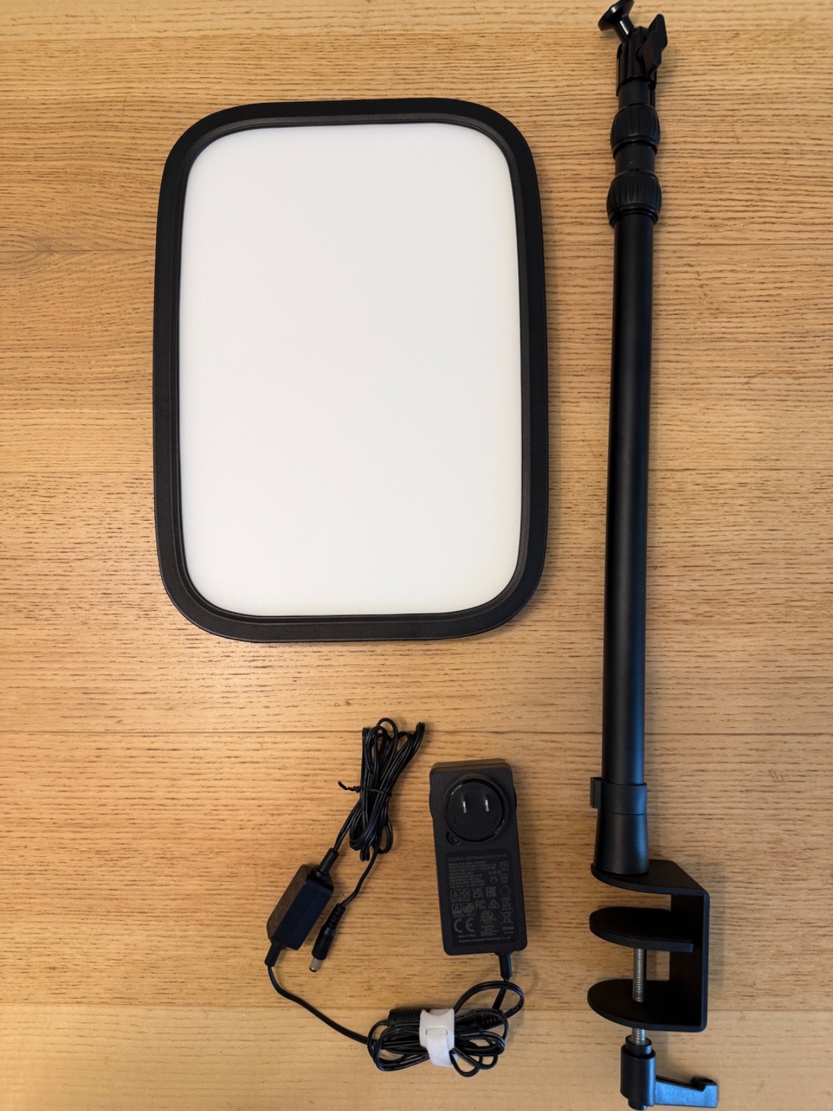 Elgato Key Light Mk.2 w/ Desk Clamp 2800 Lumens