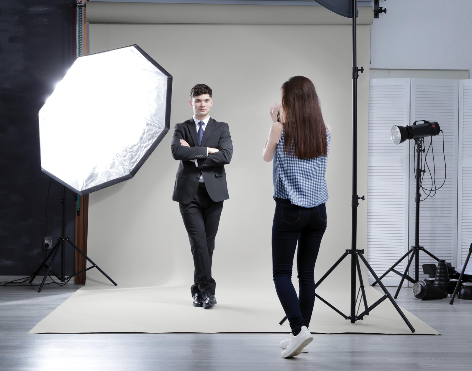 Denny Mfg – Seamless Paper Backdrop for Photoshoot 107 in x 36 ft, Light Gray