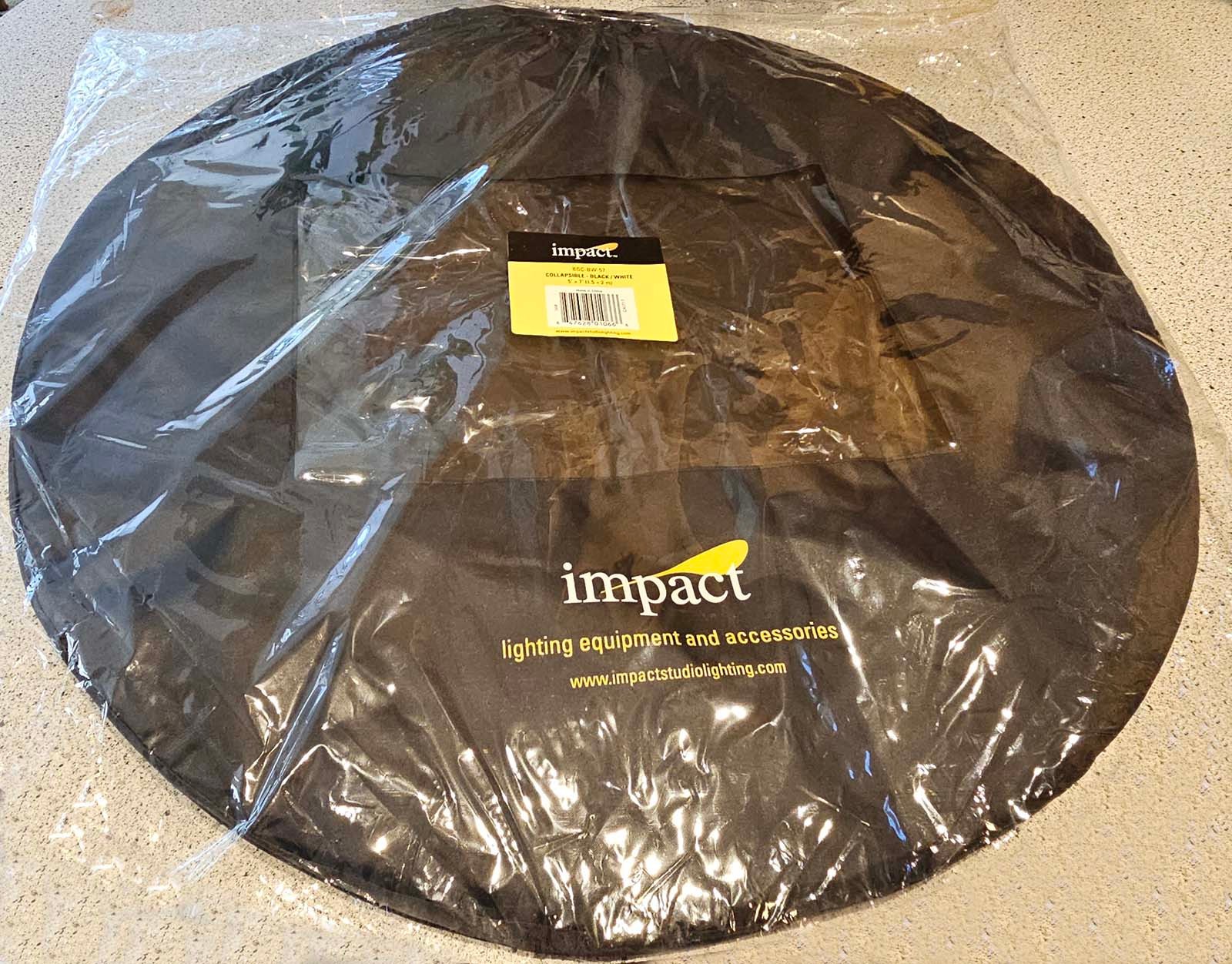 Impact BGC-BW-57 Collapsible Black/White 5’x7′ Background New