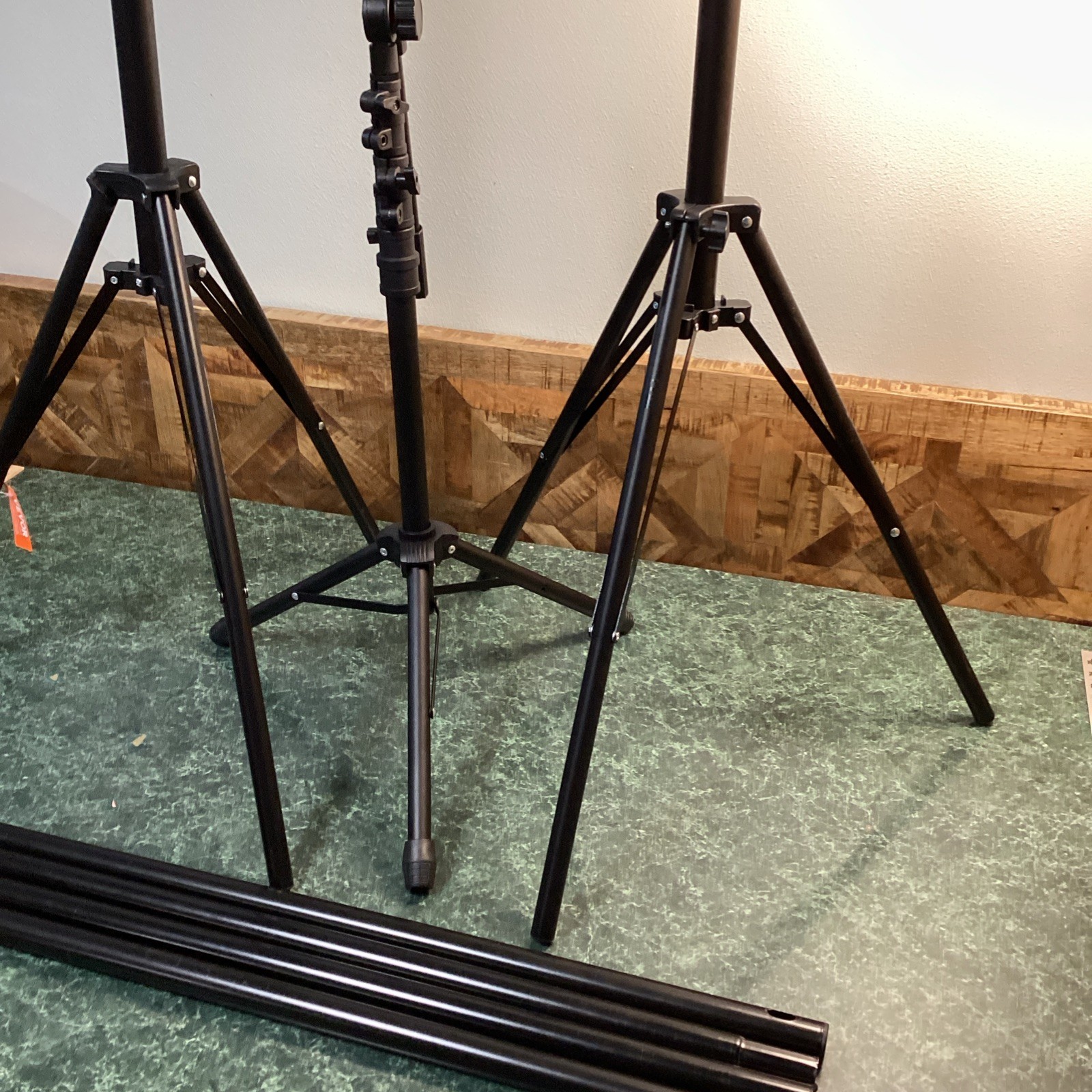 VEVOR Backdrop Stand Background Stand Kit with 2 Tripod for Party & Photo Studio