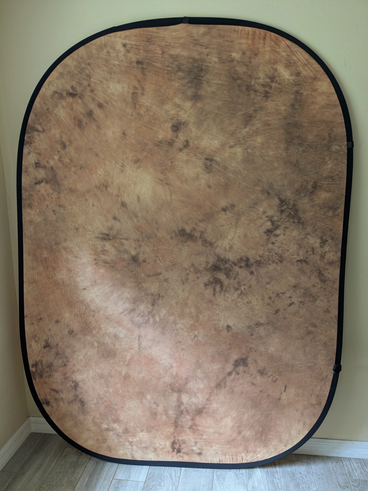 Portable Pop-up Background For Portrait Photography By Interfit