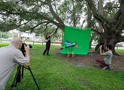 Westcott Wrinkle-Resistant 9′ x 10′ (2.75 x 3.05m) x 10′, Chroma-Key Green