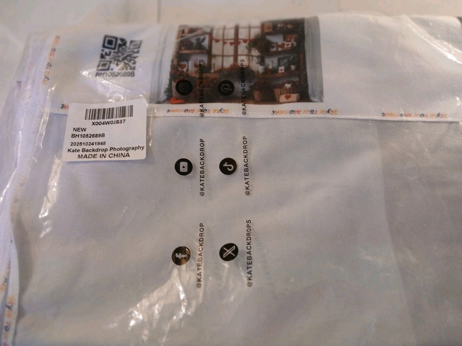 Kate Large backdrop Photography Hearts Decorated Shelves Brand New In Bag