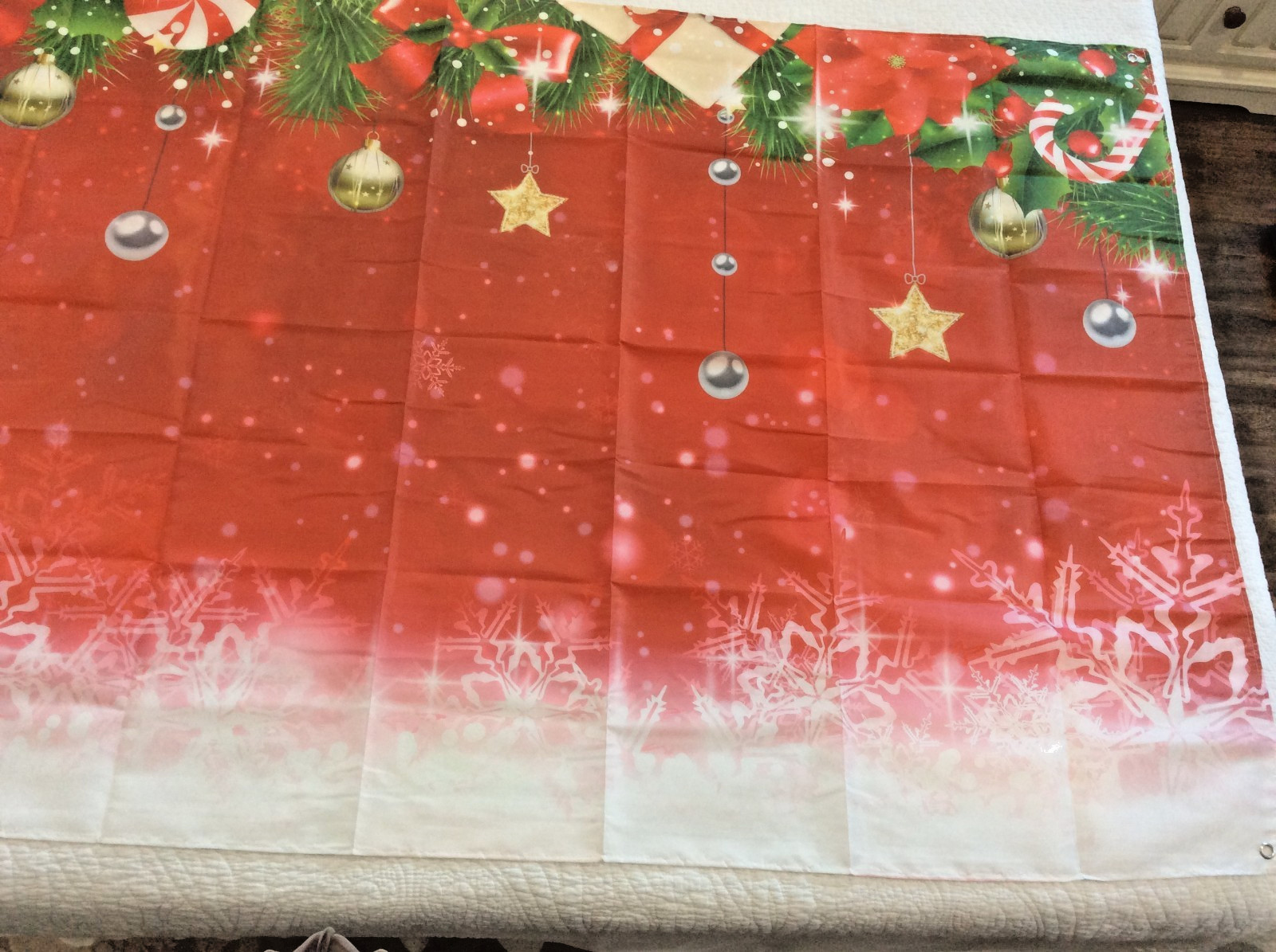Christmas Fabric Photo Backdrop Winter Snowflakes 6′ X 3′ 7″ OPEN BOX!