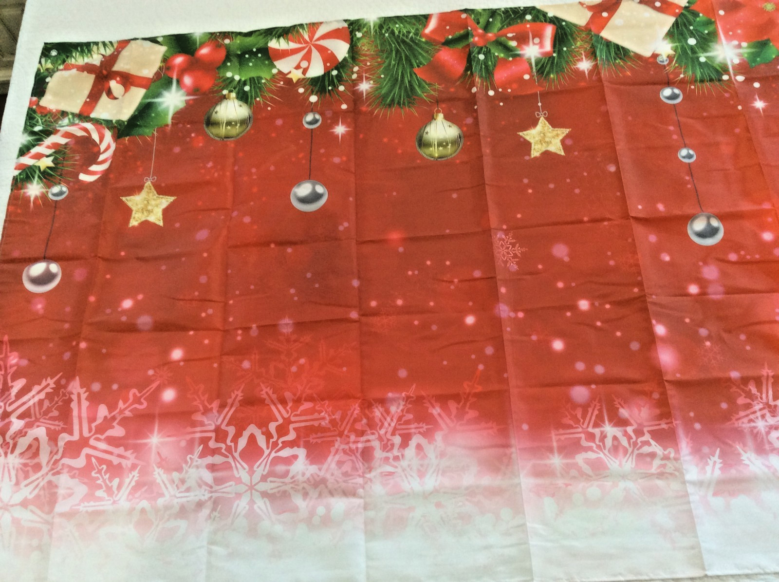 Christmas Fabric Photo Backdrop Winter Snowflakes 6′ X 3′ 7″ OPEN BOX!